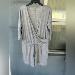 AnyBody V-neck Stretch Pull On Pockets Drawstring Tassel Waist Leisure Romper L